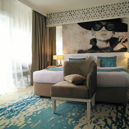 Europe & Casino Отель 4*