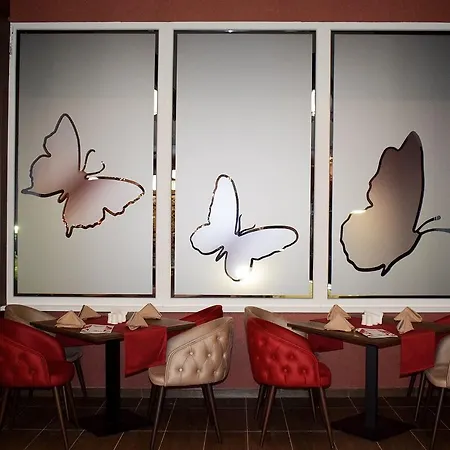 ホテル Europe & Casino 4*