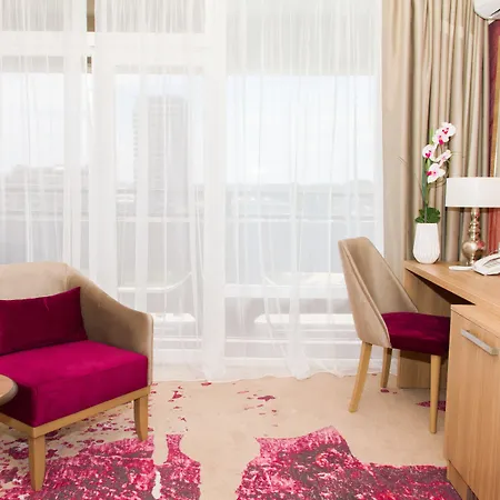 Europe & Casino ホテル 4*